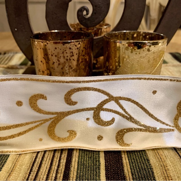 NWT TWO ROLLS-BEAUTIFUL PACIFIC RIM DECORATIVE RIBBON🎄2.5X 10 YARDS EACH ROLL - Picture 3 of 6